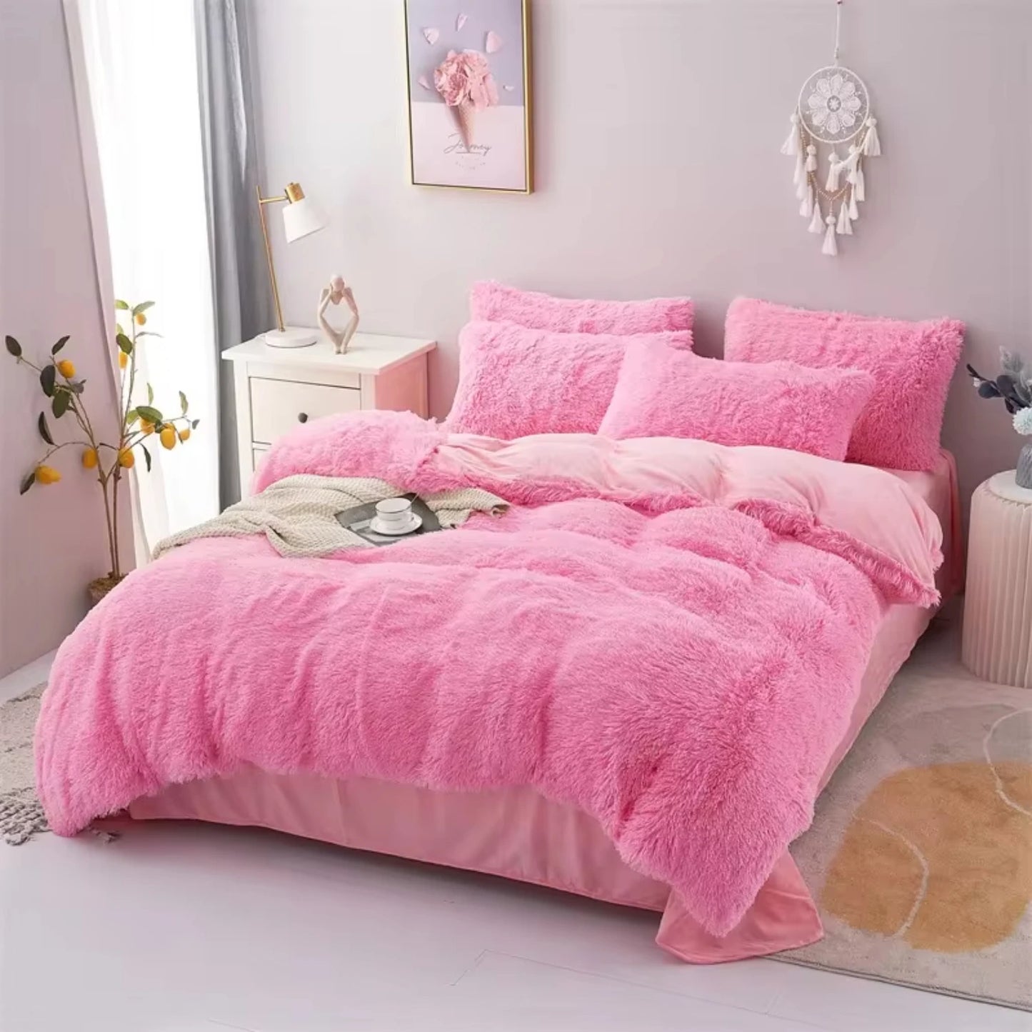 New Warm and Cozy Plush Three-Piece Bedding Set with Duvet Cover and Pillowcase.