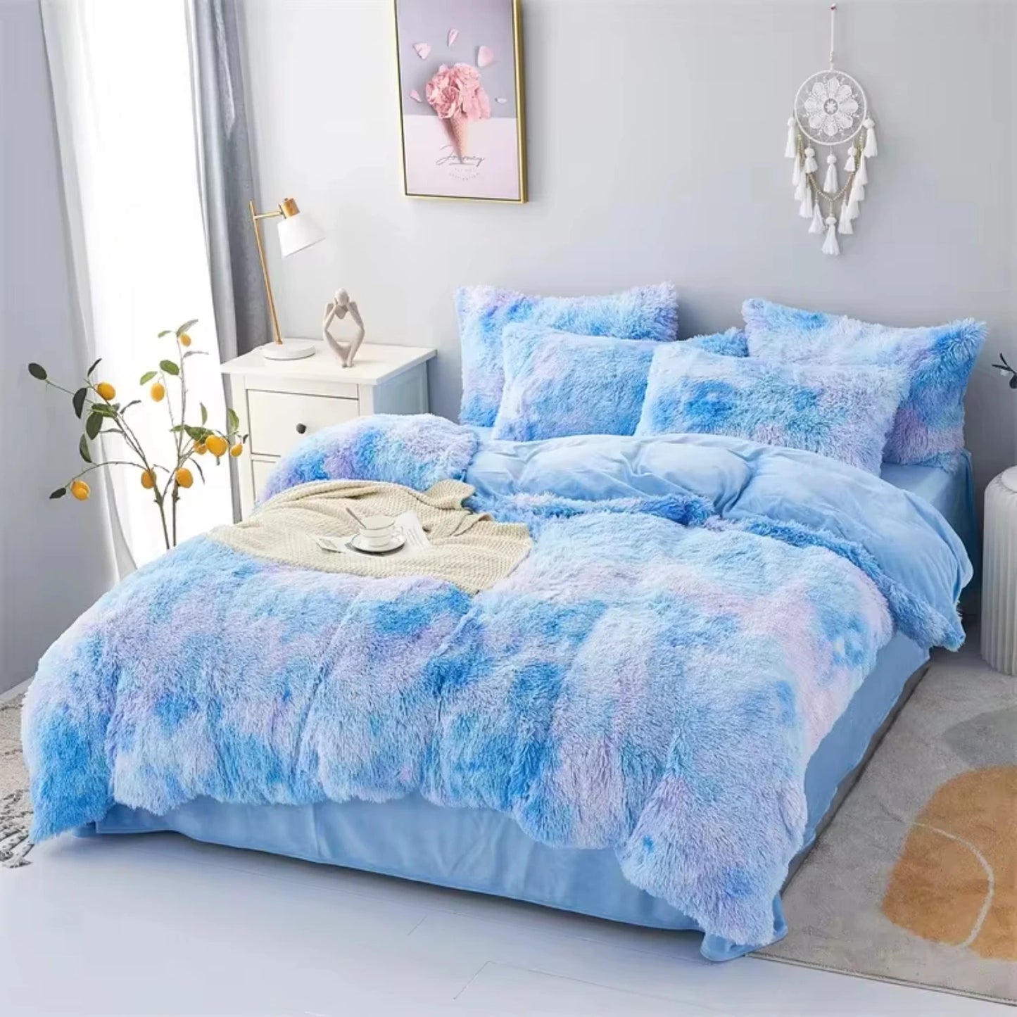 New Warm and Cozy Plush Three-Piece Bedding Set with Duvet Cover and Pillowcase.